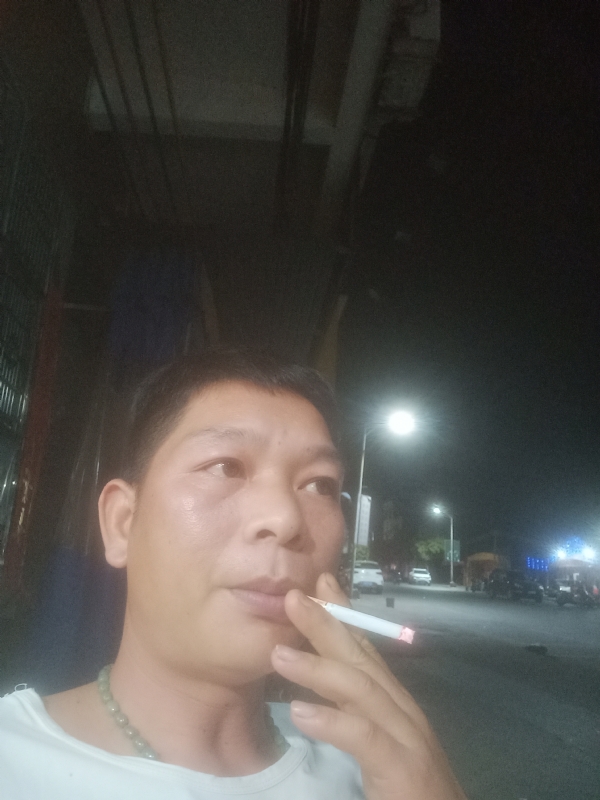 善解人意的第二张照片--烟台相亲服务中心