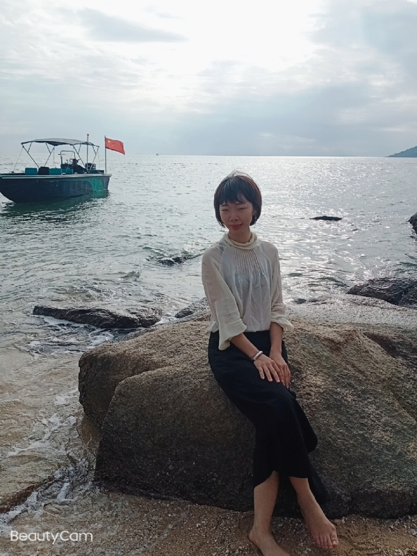 悠悠南山下的第二张照片--烟台相亲服务中心