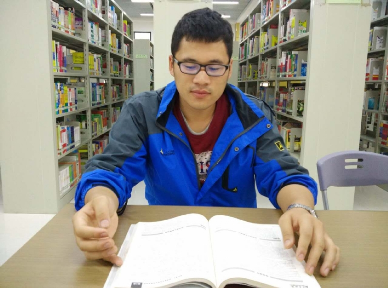 鲮的第四张照片--烟台相亲服务中心