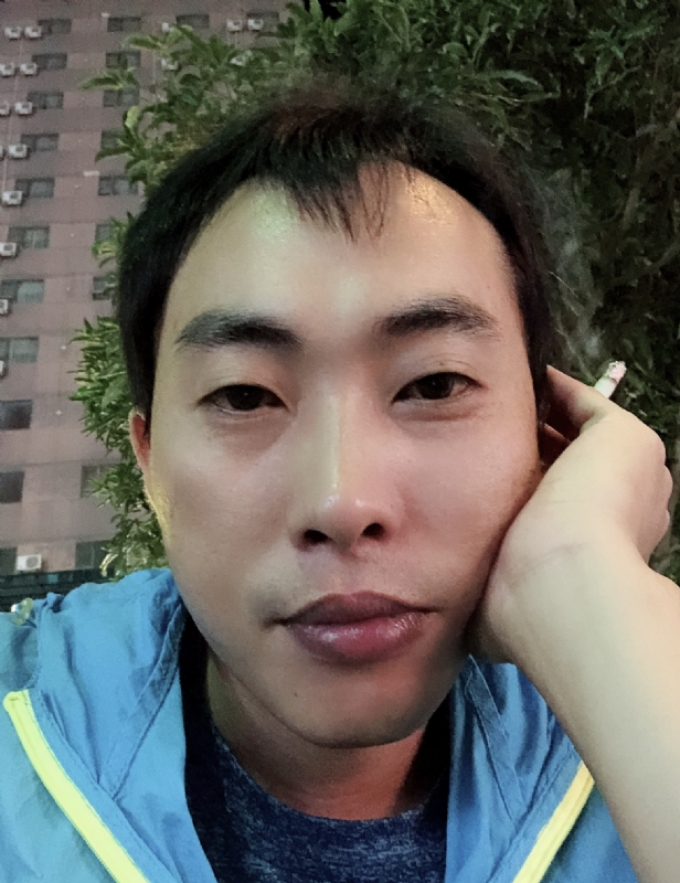 一直在路上的第一张照片--烟台相亲服务中心