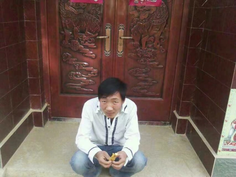 潘先生的第一张照片--烟台相亲服务中心