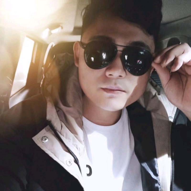 高大威武的第三张照片--烟台相亲服务中心