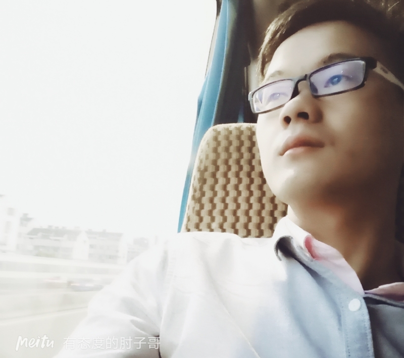 尹骏的第三张照片--烟台相亲服务中心