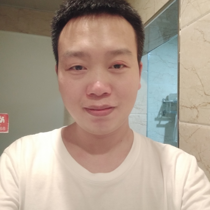 杯中酒的第一张照片--烟台相亲服务中心