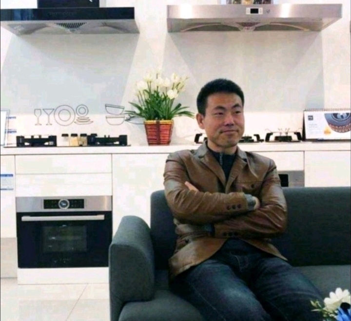 奋斗的执着的第一张照片--烟台相亲服务中心