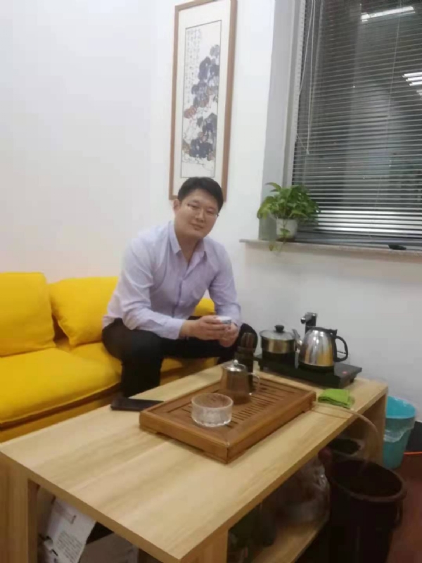 阳光的第一张照片--烟台相亲服务中心