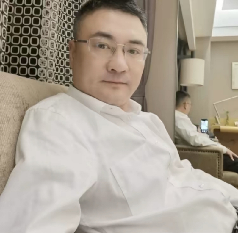 追逐的第二张照片--烟台相亲服务中心