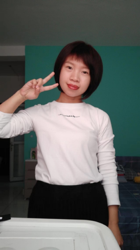 向日葵的第一张照片--烟台相亲服务中心