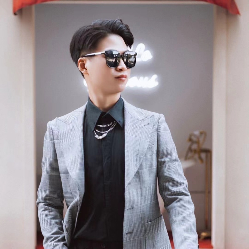 苟逸飞48的第一张照片--烟台相亲服务中心