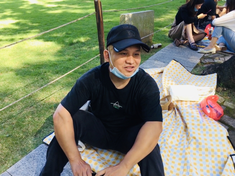 好大一颗石头的第一张照片--烟台相亲服务中心