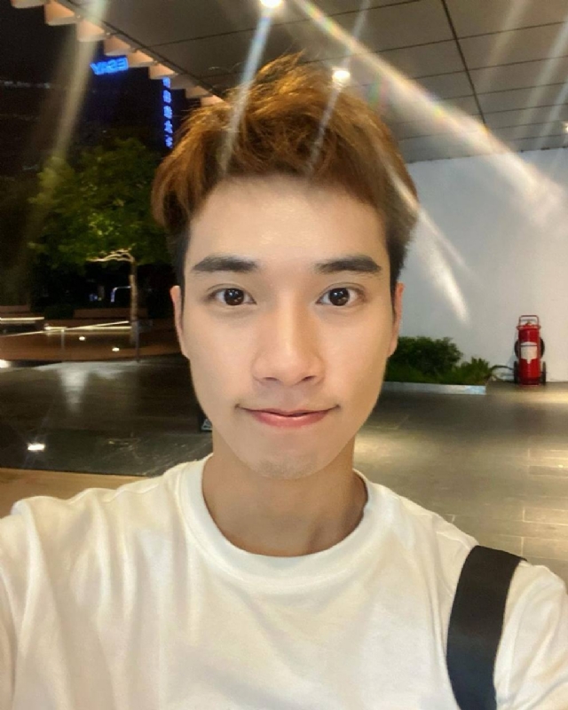 油菜花的第一张照片--烟台相亲服务中心