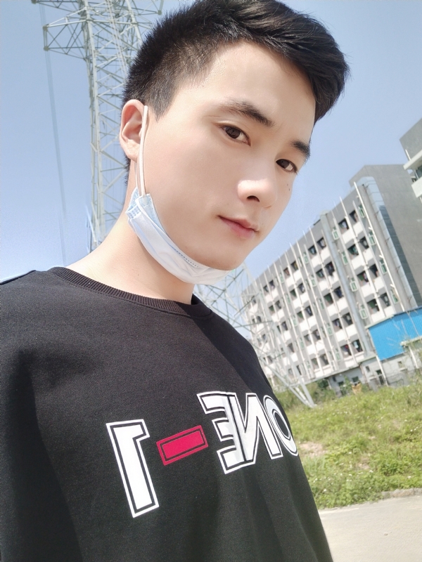 何凡的第一张照片--烟台相亲服务中心