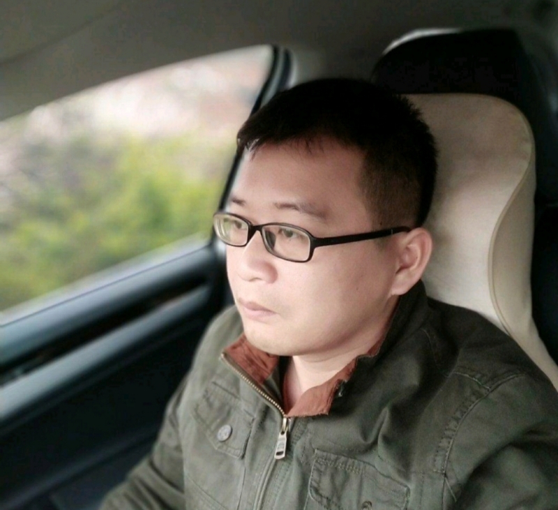 海风吹动你的心的第二张照片--烟台相亲服务中心