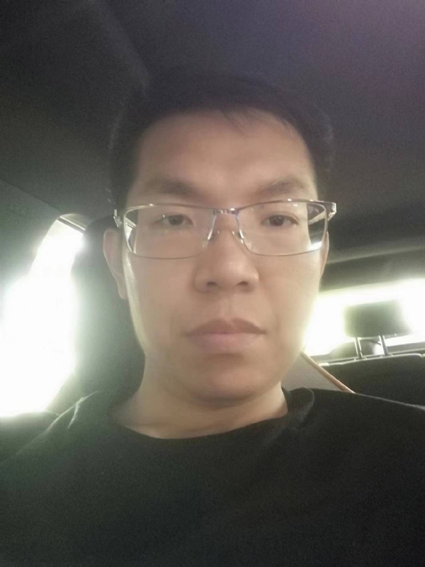 小黑包的第二张照片--烟台相亲服务中心