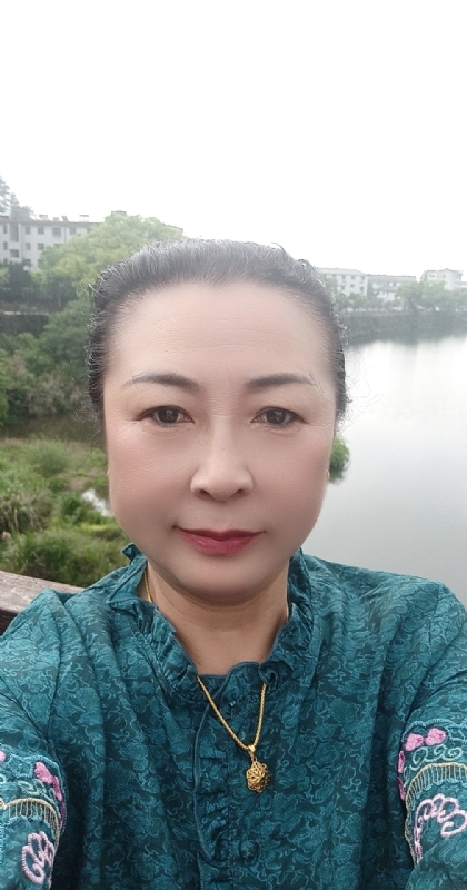 雨中情的第一张照片--烟台相亲服务中心