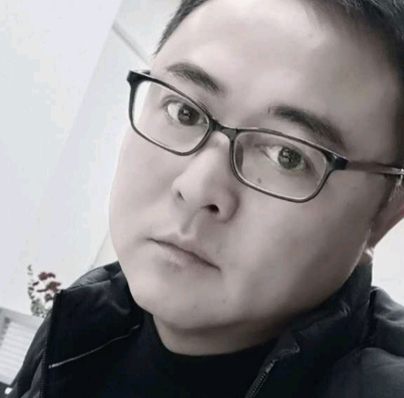 小石头的第二张照片--烟台相亲服务中心