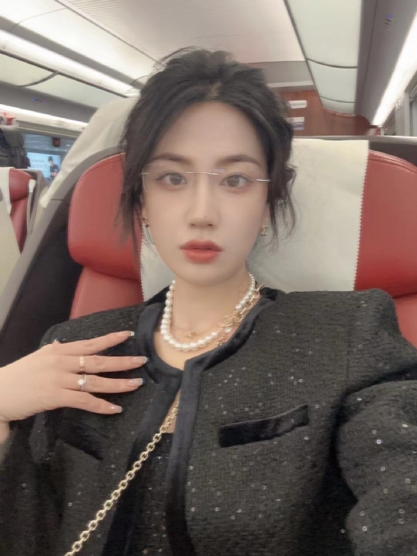 Alma的第三张照片--烟台相亲服务中心