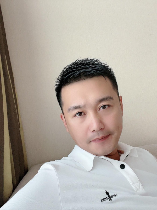 笑望人非的第一张照片--烟台相亲服务中心