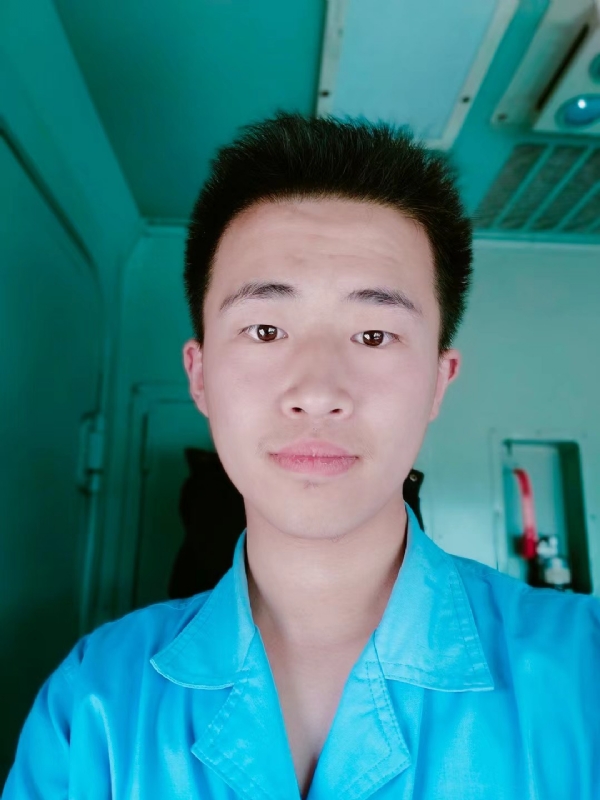 生而为人的第三张照片--烟台相亲服务中心