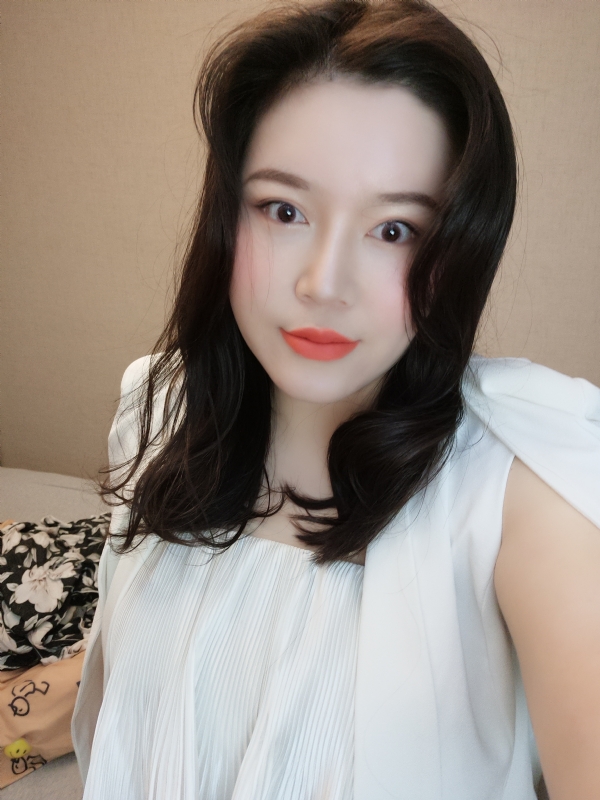 璐璐的第一张照片--烟台相亲服务中心