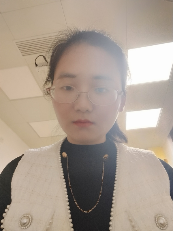 闲敲棋子的第一张照片--烟台相亲服务中心