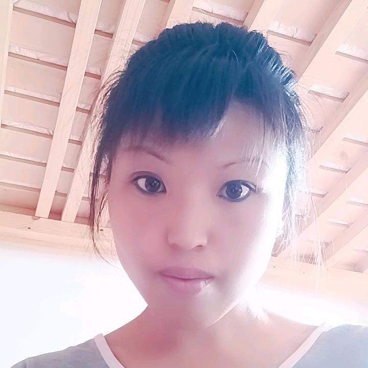 Lily的第一张照片--烟台相亲服务中心