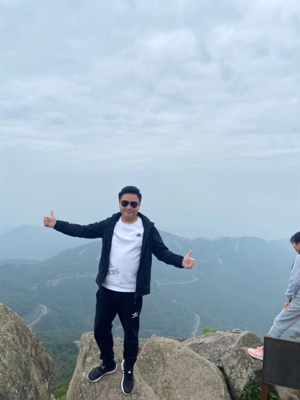 kinlee的第一张照片--烟台相亲服务中心