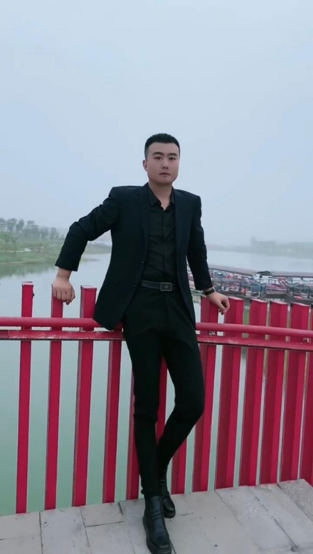 Albert的第一张照片--烟台相亲服务中心