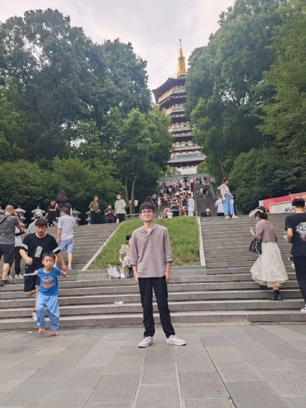 阳光男孩的第二张照片--烟台相亲服务中心