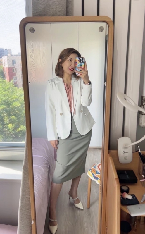 丽波的第三张照片--烟台相亲服务中心