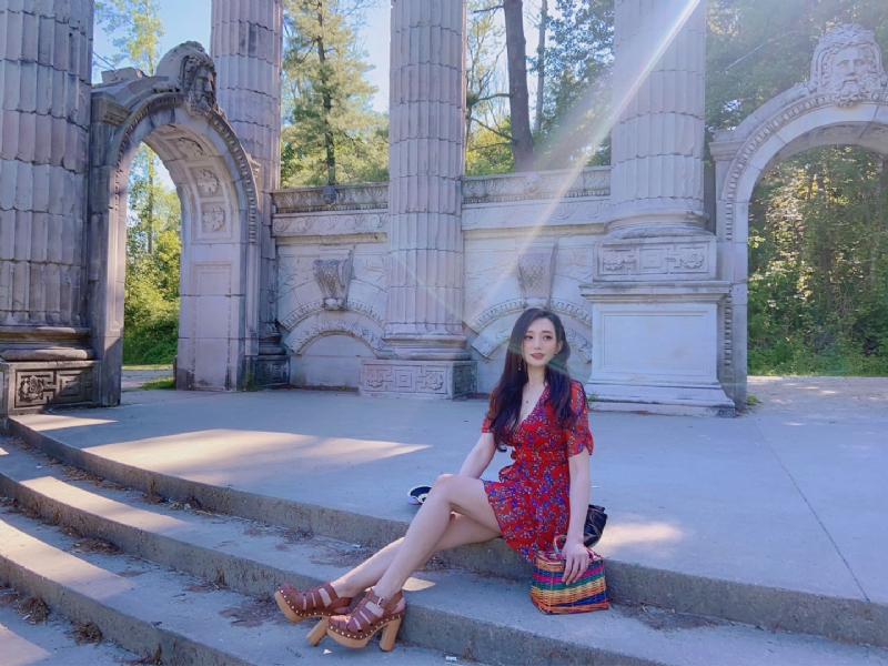 瑜瑜的第一张照片--烟台相亲服务中心