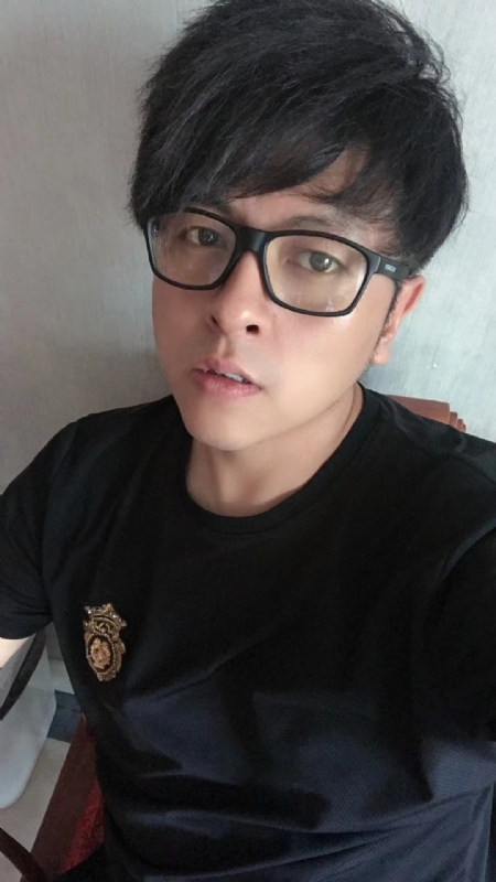 爱你永远不容易的第一张照片--烟台相亲服务中心