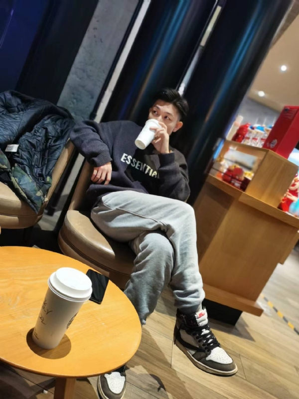 LAZY的第一张照片--烟台相亲服务中心