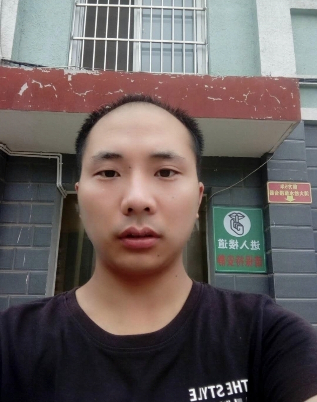 亮亮的第一张照片--烟台相亲服务中心