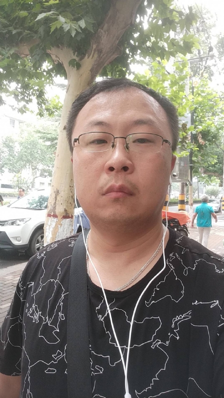 飘逸的星辰的第一张照片--烟台相亲服务中心