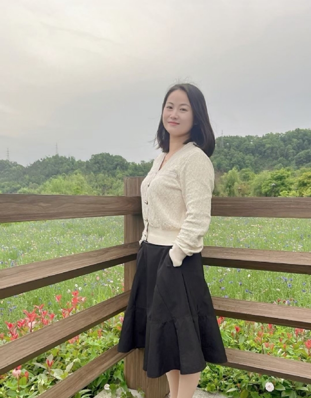 琴儿的第一张照片--烟台相亲服务中心