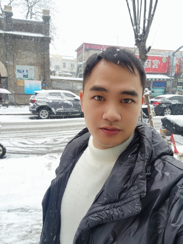 寻找合适伴侣的第一张照片--烟台相亲服务中心