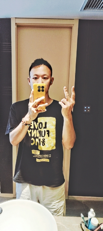 涵涵在的第一张照片--烟台相亲服务中心