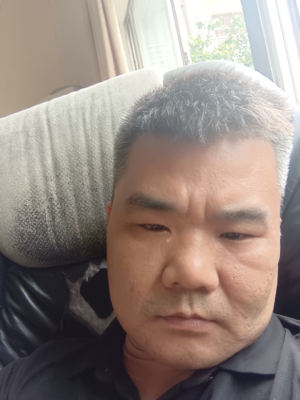 路人的第一张照片--烟台相亲服务中心