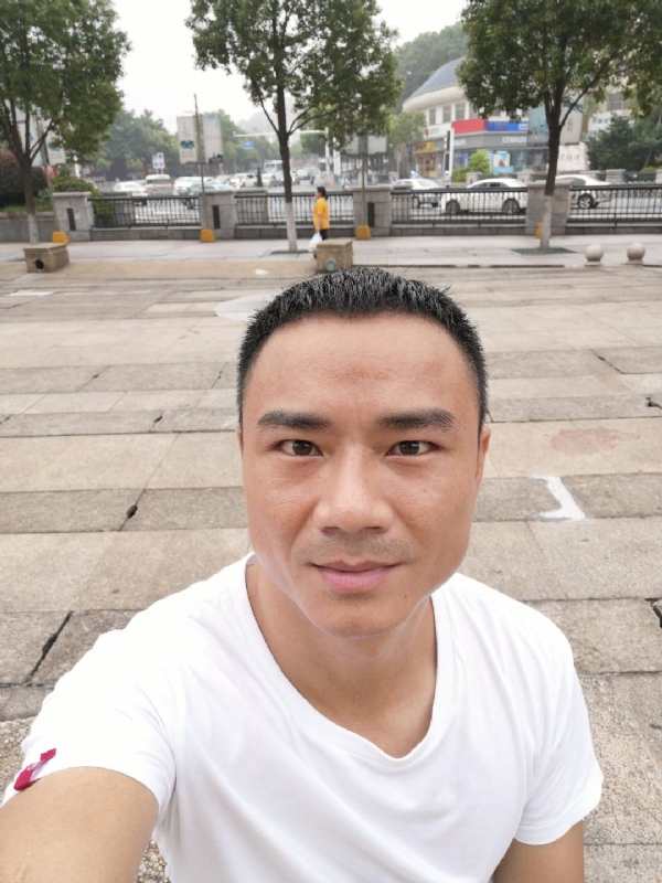 水木年华的第三张照片--烟台相亲服务中心