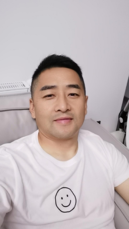 向阳而生的第一张照片--烟台相亲服务中心