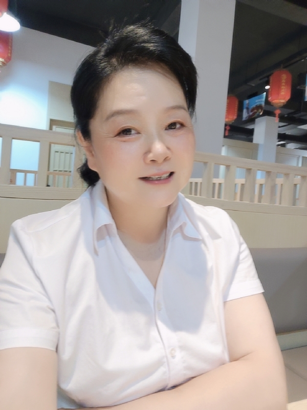 丁姐爱生活的第一张照片--烟台相亲服务中心