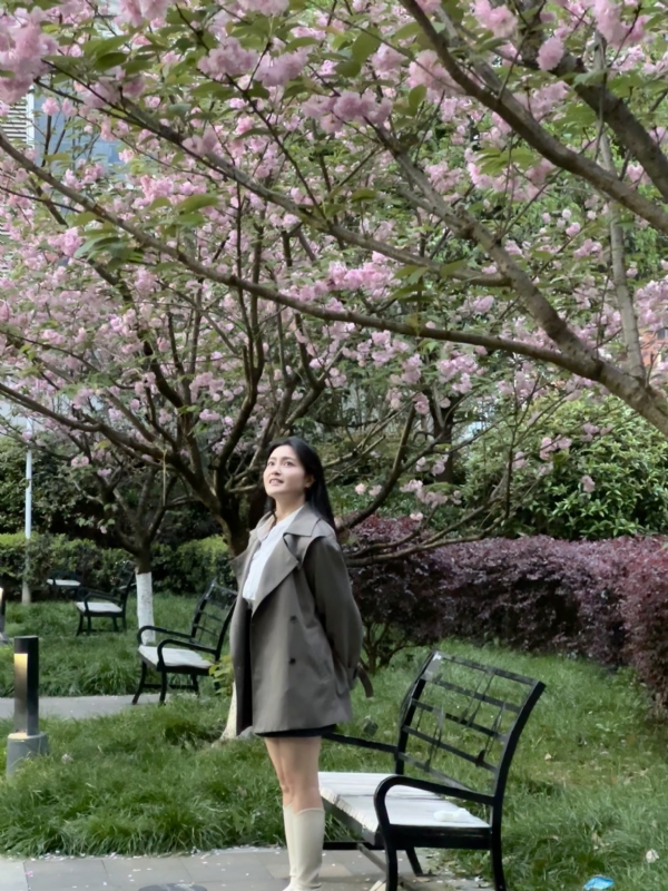 方方方的第二张照片--烟台相亲服务中心