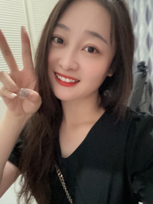 草莓的第一张照片--烟台相亲服务中心