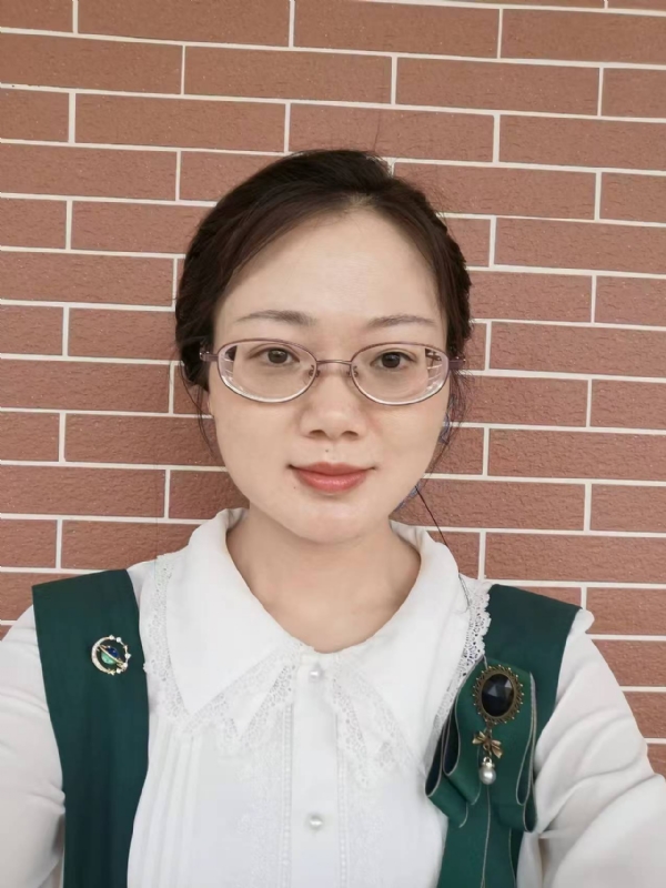 Lily的第二张照片--烟台相亲服务中心