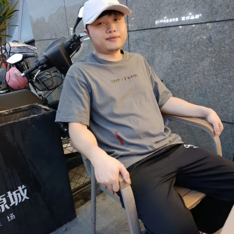 风吹半夏的第一张照片--烟台相亲服务中心