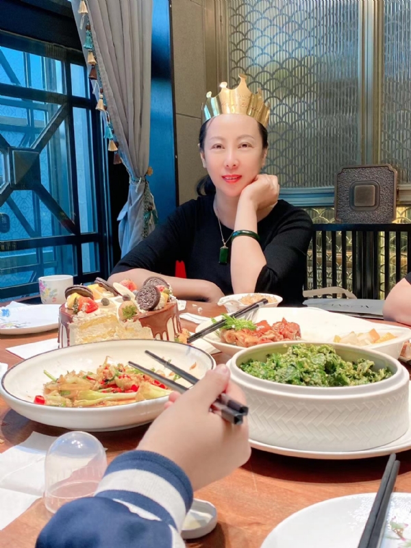 红红的第二张照片--烟台相亲服务中心