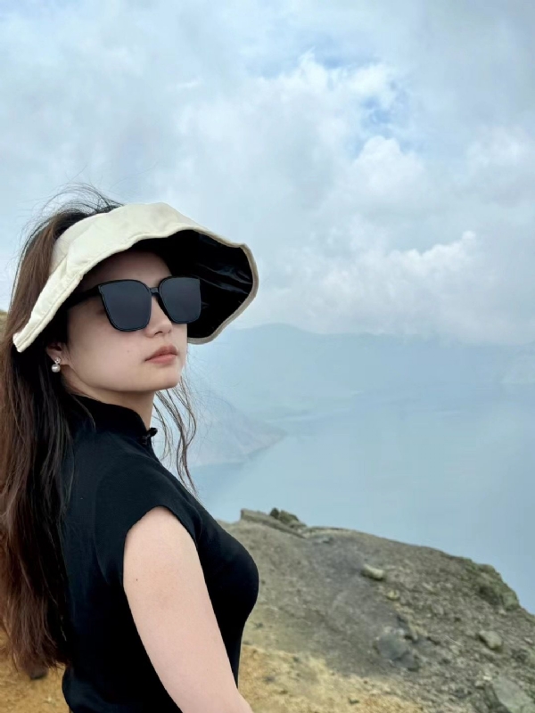 随梦的第一张照片--烟台相亲服务中心