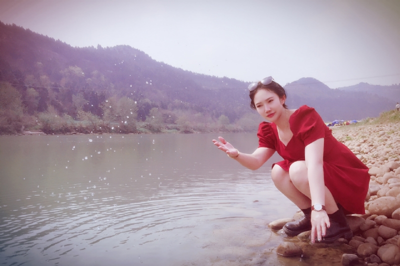 守候阳光的第一张照片--烟台相亲服务中心