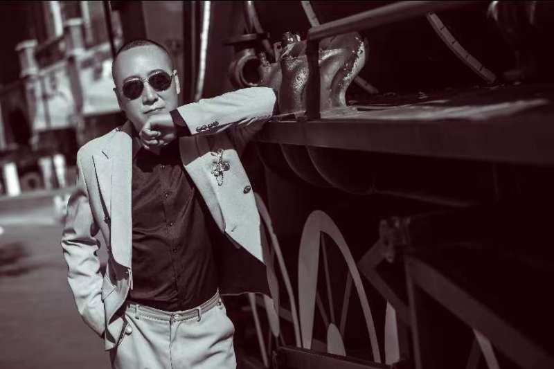 孤独燃烧的第一张照片--烟台相亲服务中心